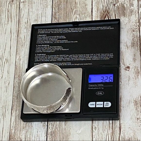 Unsigned Silver-tone Ornate Zodiac Signs 1.25” Open Bangle Stackable Bracelet - Picture 5 of 16